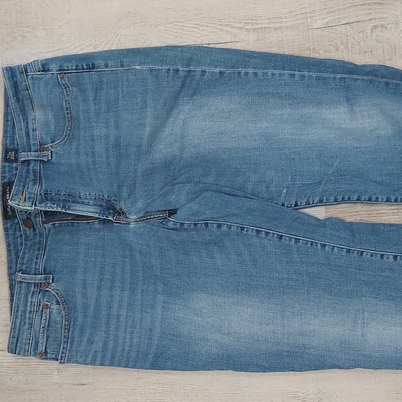 Women's Lucky Brand Jeans, 16/33 regular in Sweet Straight medium wash, mid-rise - Picture 6 of 7